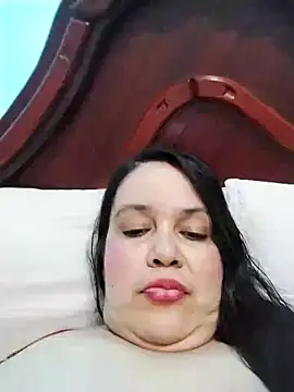 Snapshot of lunanataly chatting on 02/12/25, 12:16 lunanataly online show from 02/12/25, 12:16