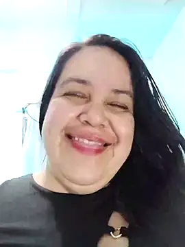 Snapshot of lunanataly chatting on 02/15/25, 10:52 lunanataly online show from 02/15/25, 10:52