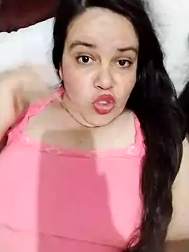 Snapshot of lunanataly chatting on 02/19/25, 12:03 lunanataly online show from 02/19/25, 12:03