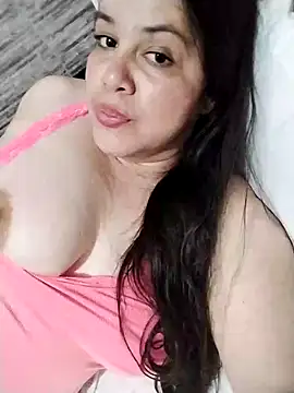 Snapshot of lunanataly chatting on 02/19/25, 03:06 lunanataly online show from 02/19/25, 03:06