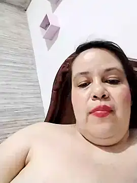 Snapshot of lunanataly chatting on 03/11/25, 01:26 lunanataly online show from 03/11/25, 01:26