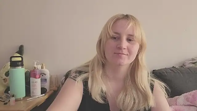 Glitch Witch online show from 07/16/26, 02:01