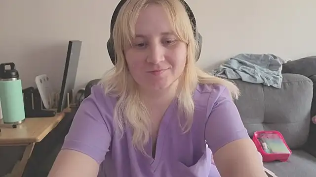 Glitch Witch online show from 07/18/26, 05:39