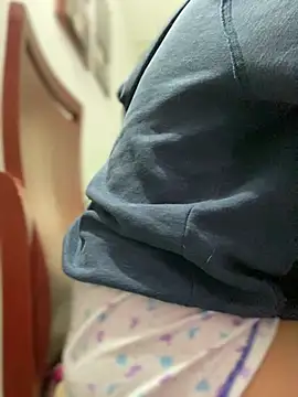 Salome golvert online show from 03/06/25, 02:51