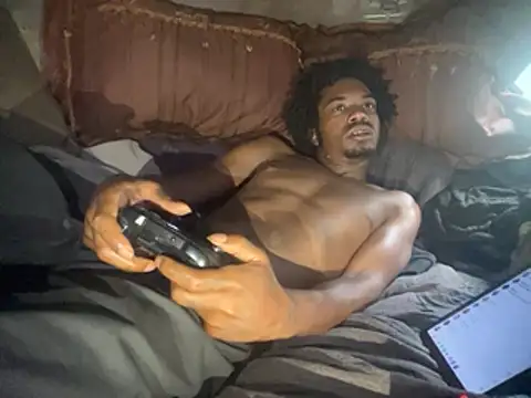 SlimeCrownzOut5 online show from 04/11/26, 06:56