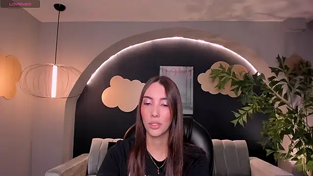 Snapshot of AnaisNin chatting on 02/10/25, 12:18 AnaisNin online show from 02/10/25, 12:18