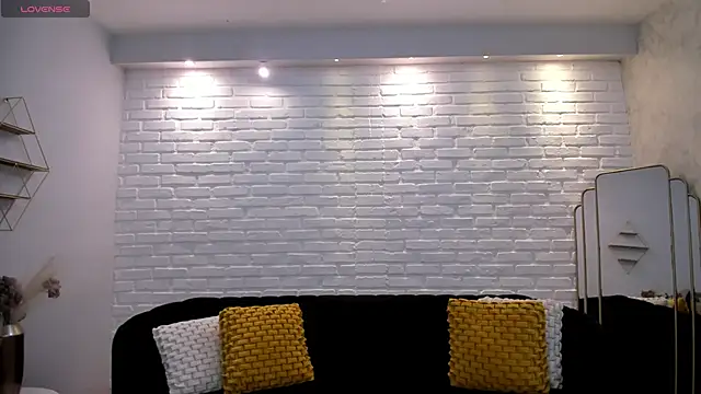 Snapshot of AnaisNin chatting on 09/09/25, 02:33 AnaisNin online show from 09/09/25, 02:33