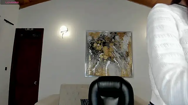 Snapshot of AnaisNin chatting on 10/02/25, 02:51 AnaisNin online show from 10/02/25, 02:51