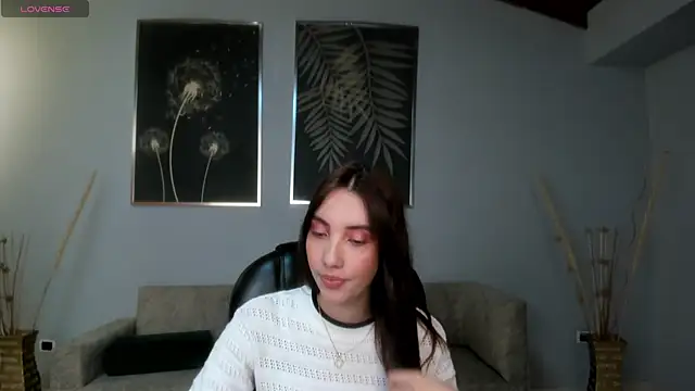 Snapshot of AnaisNin chatting on 11/18/25, 03:34 AnaisNin online show from 11/18/25, 03:34