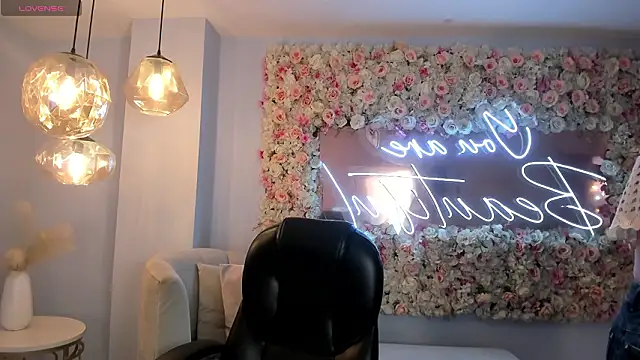 AnaisNin online show from 02/18/26, 11:06