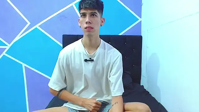 Snapshot of jhony-sex chatting on 12/07/24, 06:21 jhony-sex online show from 12/07/24, 06:21