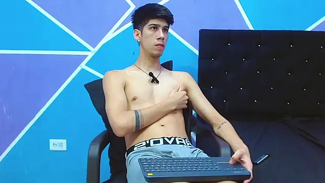 Snapshot of jhony-sex chatting on 12/17/24, 04:01 jhony-sex online show from 12/17/24, 04:01