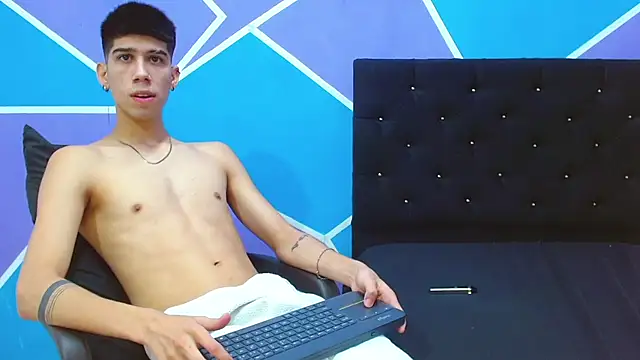 Snapshot of jhony-sex chatting on 12/24/24, 08:11 jhony-sex online show from 12/24/24, 08:11