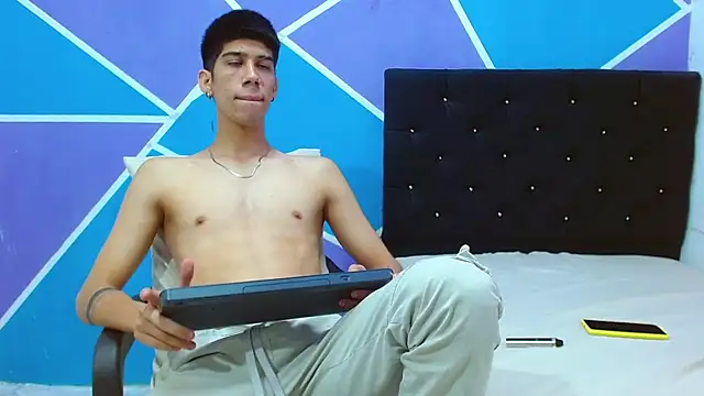 Snapshot of jhony-sex chatting on 01/17/25, 06:15 jhony-sex online show from 01/17/25, 06:15