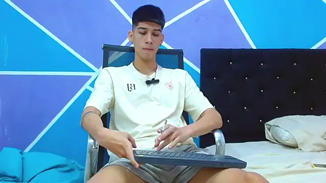 Snapshot of jhony-sex chatting on 02/03/25, 11:26 jhony-sex online show from 02/03/25, 11:26