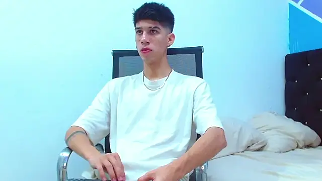 Snapshot of jhony-sex chatting on 03/12/25, 04:19 jhony-sex online show from 03/12/25, 04:19