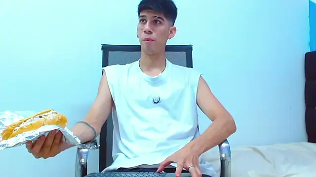 Snapshot of jhony-sex chatting on 03/13/25, 02:38 jhony-sex online show from 03/13/25, 02:38