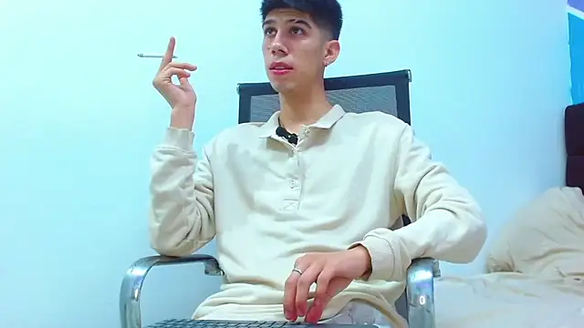 Snapshot of jhony-sex chatting on 03/14/25, 06:53 jhony-sex online show from 03/14/25, 06:53