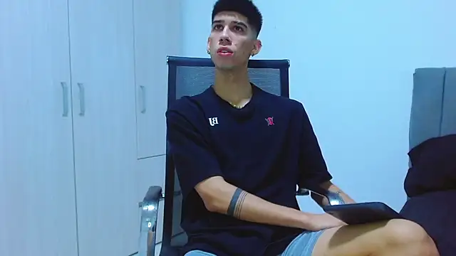 Snapshot of jhony-sex chatting on 09/20/25, 03:07 jhony-sex online show from 09/20/25, 03:07