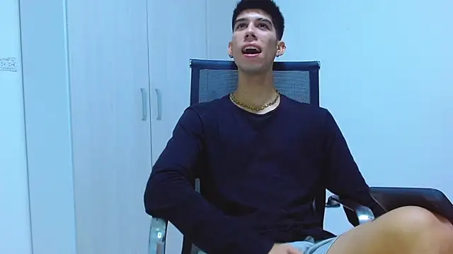 Snapshot of jhony-sex chatting on 09/27/25, 02:27 jhony-sex online show from 09/27/25, 02:27