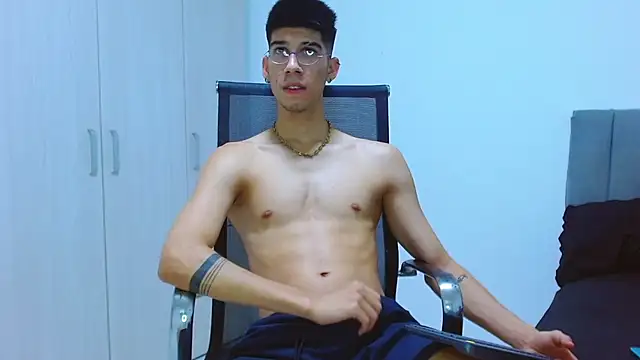 Snapshot of jhony-sex chatting on 10/02/25, 06:31 jhony-sex online show from 10/02/25, 06:31