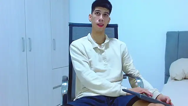 Snapshot of jhony-sex chatting on 10/04/25, 03:37 jhony-sex online show from 10/04/25, 03:37