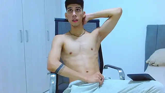 Snapshot of jhony-sex chatting on 10/18/25, 03:42 jhony-sex online show from 10/18/25, 03:42