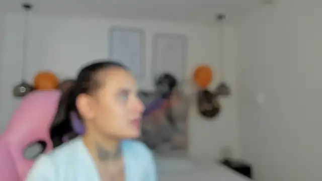 Susan-Sweet-7 online show from 10/22/25, 08:08