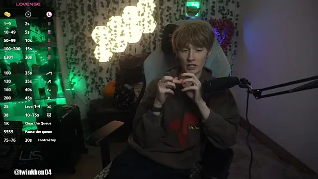 twinkben online show from 10/08/25, 07:55