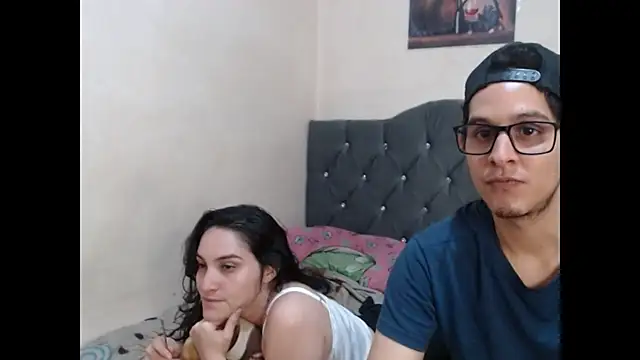 Snapshot of blackwolf_whitebee chatting on 12/08/24, 04:25 blackwolf whitebee online show from 12/08/24, 04:25