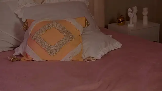  F R A U  online show from 02/03/26, 02:53