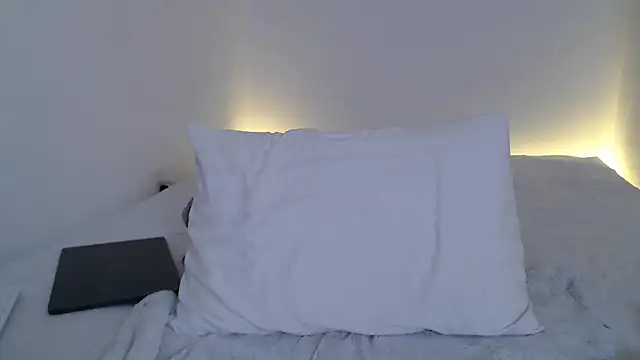 Snapshot of __Meow chatting on 01/03/25, 08:54 Meow online show from 01/03/25, 08:54