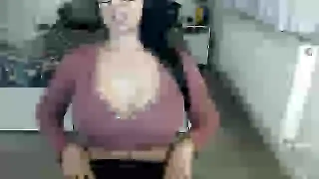 Snapshot of KimBeee chatting on 01/30/25, 12:37 KimBeee online show from 01/30/25, 12:37