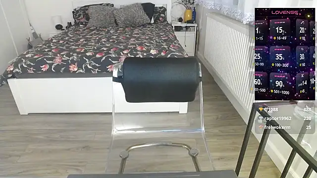 Snapshot of KimBeee chatting on 02/02/25, 01:08 KimBeee online show from 02/02/25, 01:08