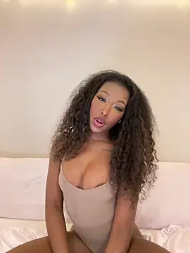 princesslola666 online show from 01/12/25, 03:07