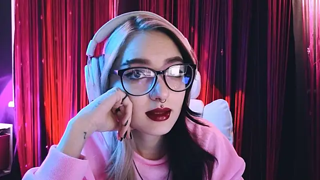 Snapshot of Avi_Nile chatting on 02/15/25, 02:26 Avi Nile online show from 02/15/25, 02:26