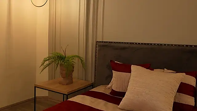 IrisBaker online show from 09/11/25, 09:04