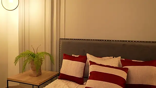 IrisBaker online show from 10/21/25, 09:26