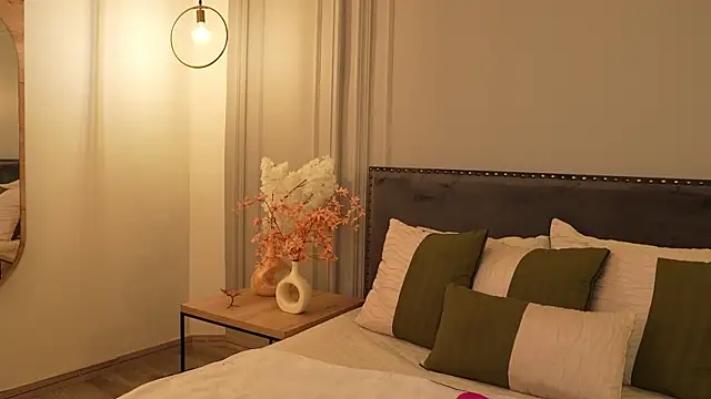 IrisBaker online show from 03/19/26, 10:03