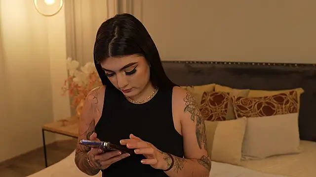 IrisBaker online show from 03/31/26, 06:52