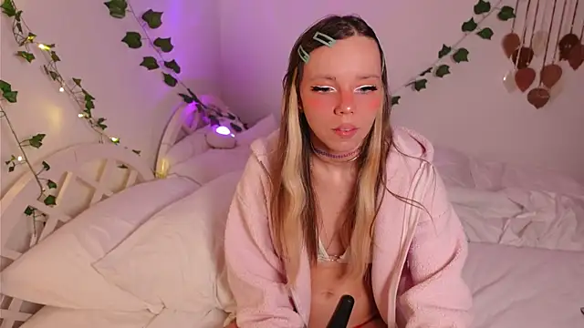 Ayra Lust online show from 09/28/25, 10:59