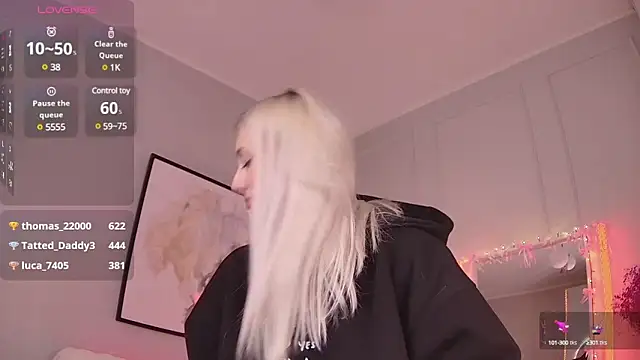 LoryWood online show from 03/13/25, 09:05