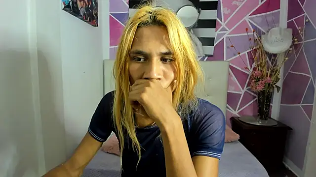 Snapshot of Brisahott chatting on 02/12/25, 02:21 Brisahott online show from 02/12/25, 02:21