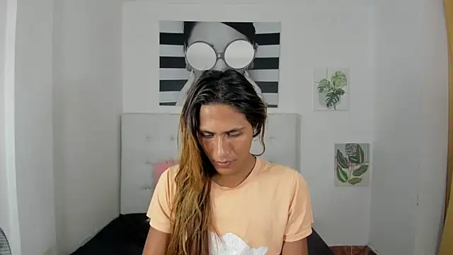 Brisahott online show from 10/22/25, 01:28