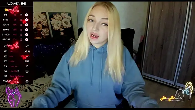 Snapshot of Stella__Cox chatting on 10/03/25, 05:26 Stella Cox online show from 10/03/25, 05:26