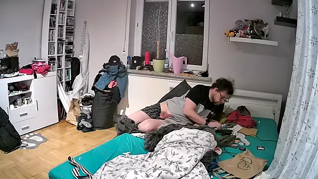 Snapshot of larsgessner30 chatting on 10/30/25, 12:23 larsgessner30 online show from 10/30/25, 12:23