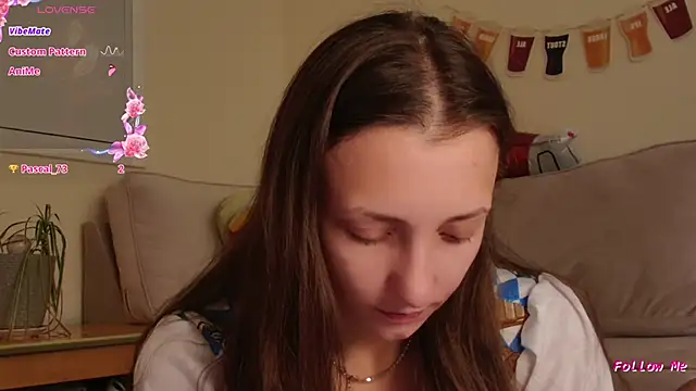 Milky flexy cat online show from 09/25/25, 12:09