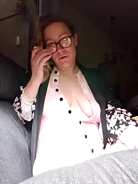 Snapshot of Paynted_Lady chatting on 11/23/25, 10:37 Paynted Lady online show from 11/23/25, 10:37