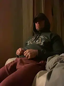 Snapshot of FumesClouds chatting on 12/22/24, 06:39 FumesClouds online show from 12/22/24, 06:39