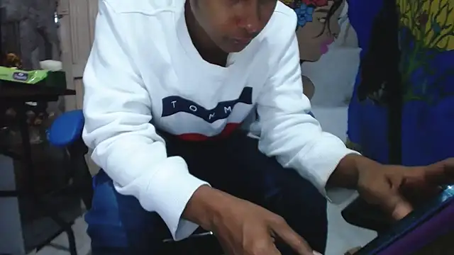 yohatinelly07 online show from 09/26/25, 11:03